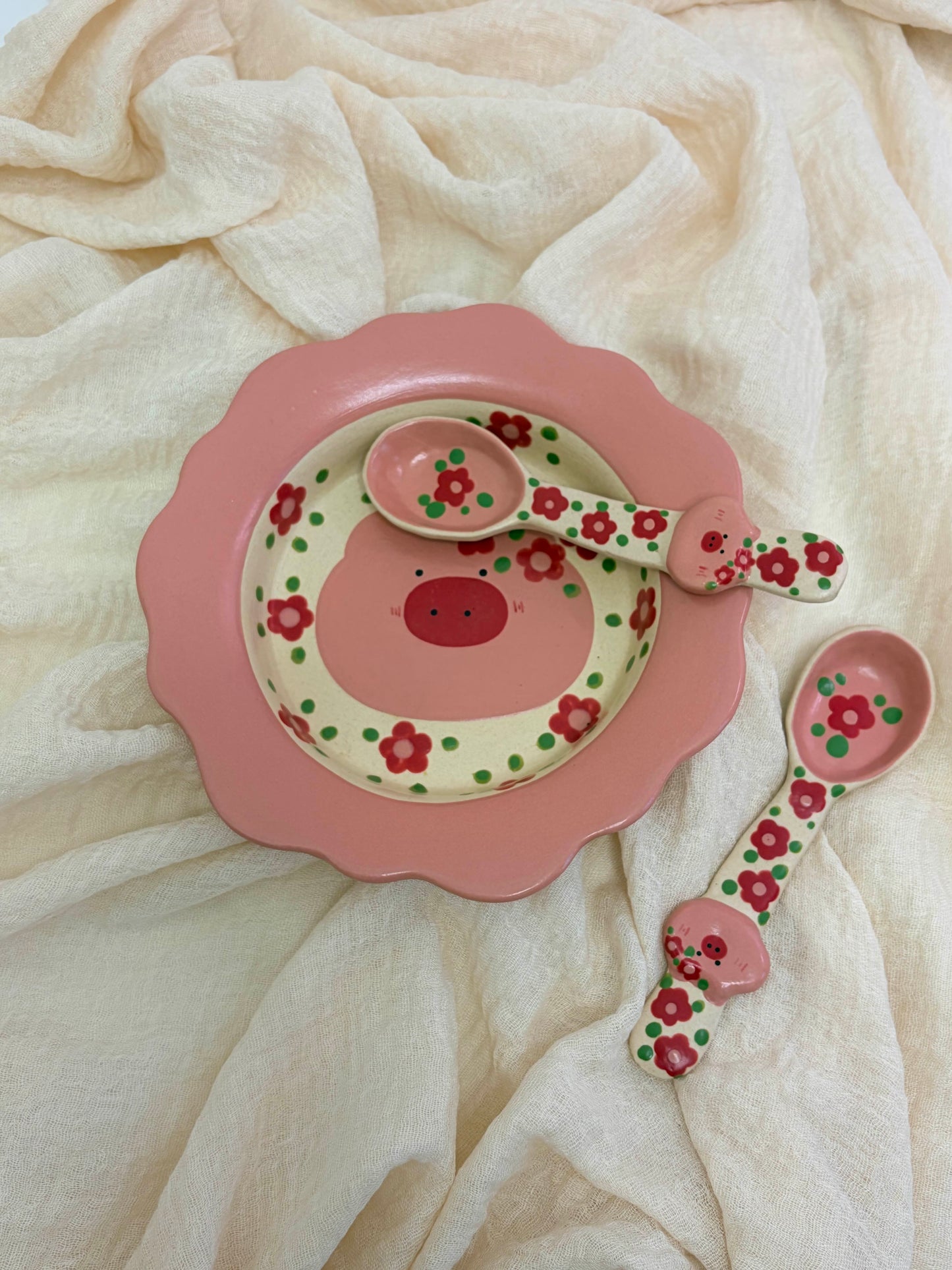 Flower Pig Scalloped Ceramic Plate